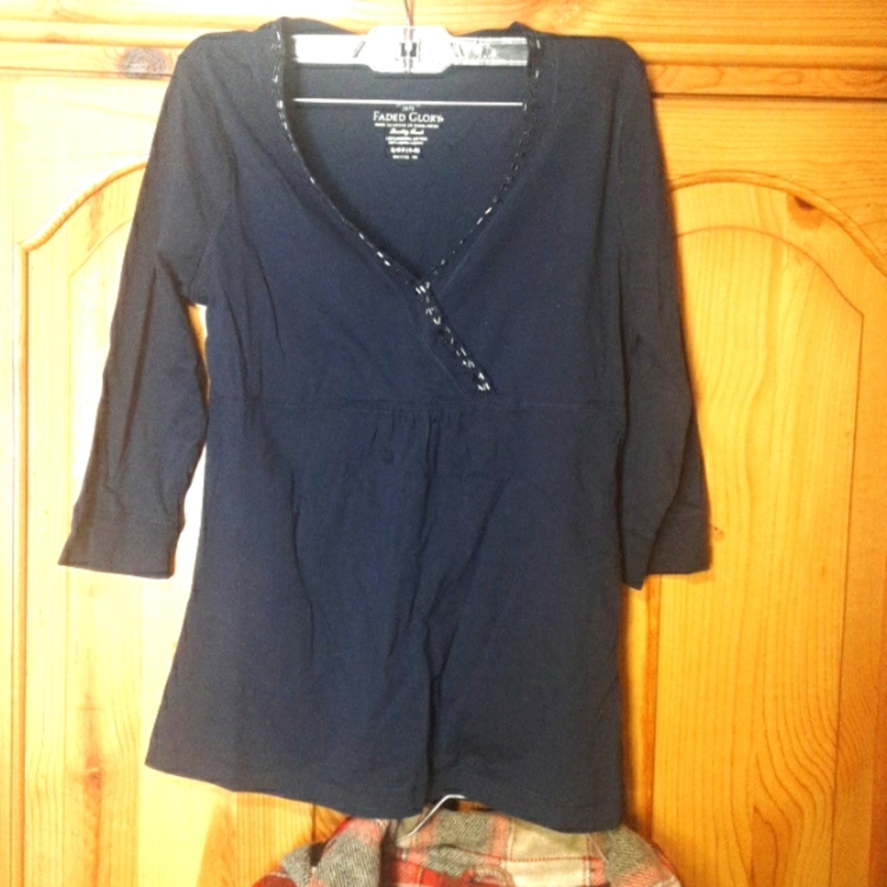 Faded Glory Dark Blue Elbow Length Sleeve Beaded Shirt
